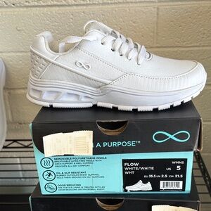 Nursing Shoes/Student Nursing Shoe/Women’s/White/Size 5